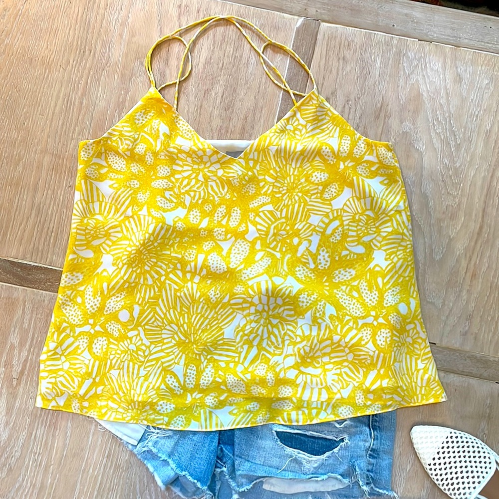 H&M cute lightweight flowy yellow floral cami style top. Size 10/large